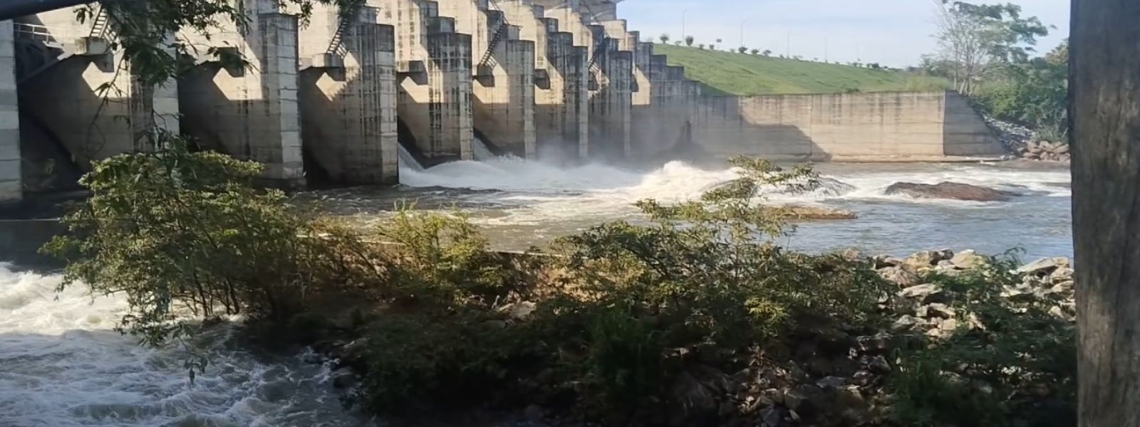 Two Spill Gates of Deduru Oya Opened